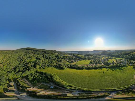 Uweronci Ustrzyki Dolne Exterior foto