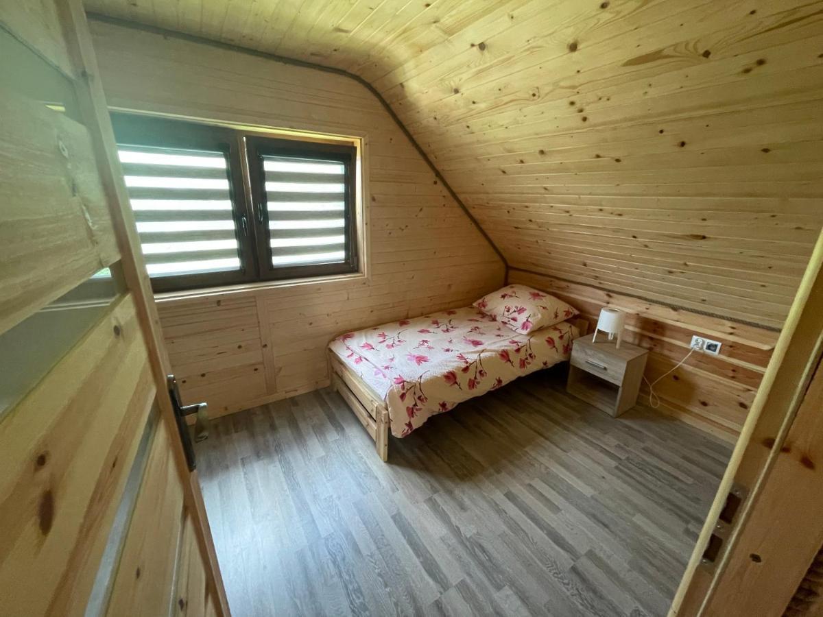 Uweronci Ustrzyki Dolne Exterior foto